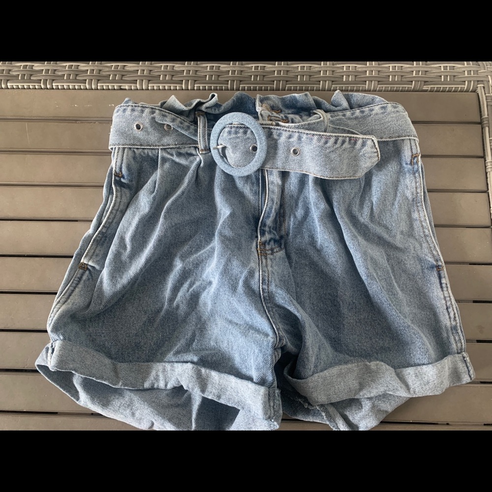 90’s Inspired High Waisted Jean Shorts Size L